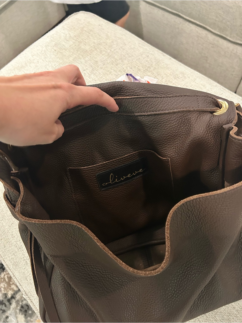 Oliveve Women's Brown Leather Shoulder Bag — image 3 of 5